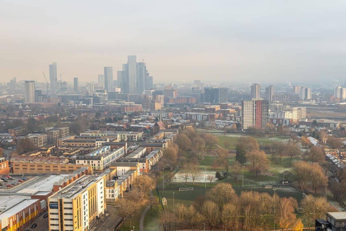 Stunning 2 Bed Apartment In Salford Amazing Views Manchester Exterior photo